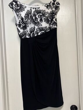 Black and White Floral Lace Bodice Sheath Dress